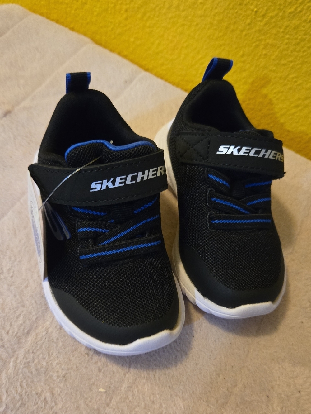 Skechers Toddler Boys Black and Blue Velcro Athletic Sneakers Nwt Sz 5